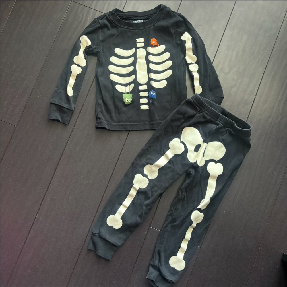 Gymboree Black Skeleton Pajama Set